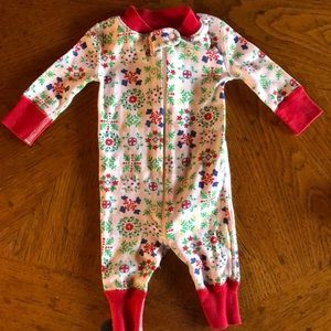 Like new hanna Anderson sleeper. Zipper pajamas so cute!